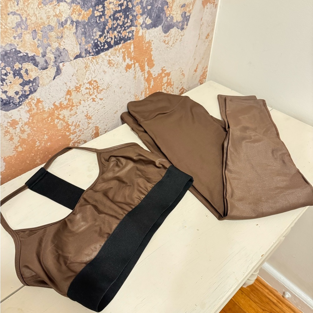 Noli Activewear Gym Set with Black and Brown Tones